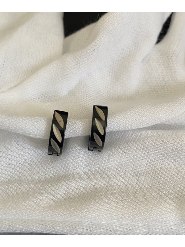 Сережки "Пелюстки" застібка - кільце чорного кольору 32011