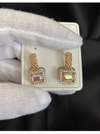 Сережки з камінчиками англійський замок золотого кольору 32017