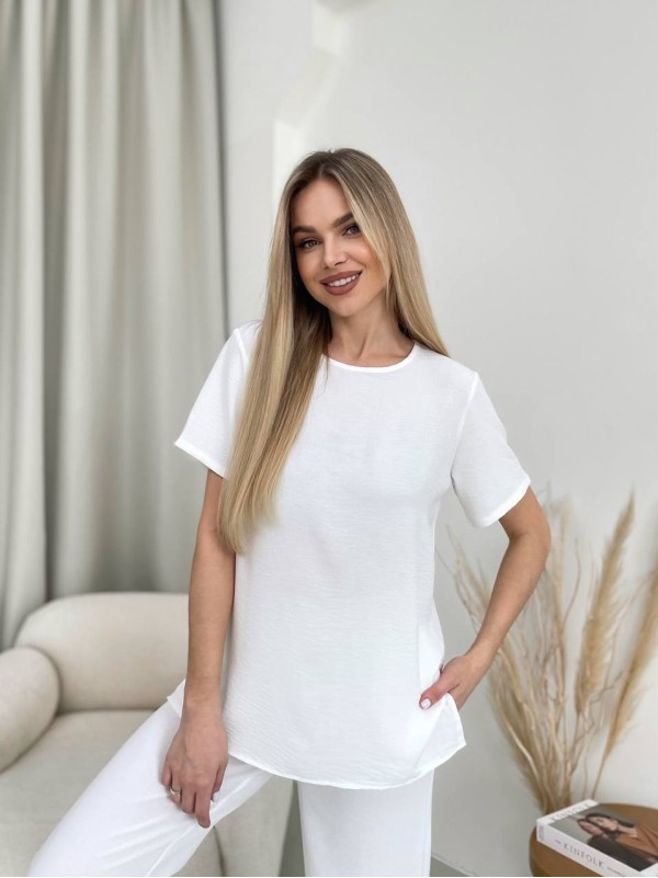 Жіночий прогулянковий костюм молочного кольору 32024