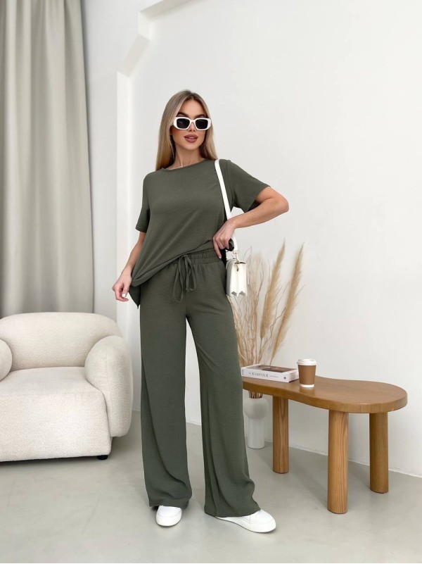 Жіночий прогулянковий костюм кольору хакі 32026