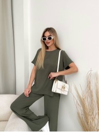 Жіночий прогулянковий костюм кольору хакі 32026