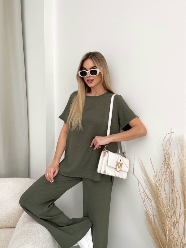 Жіночий прогулянковий костюм кольору хакі 32026