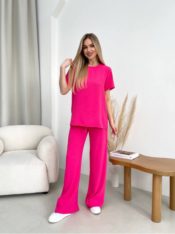 Жіночий прогулянковий костюм малинового кольору 32028