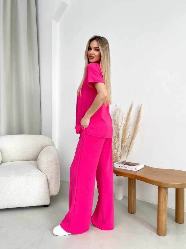 Жіночий прогулянковий костюм малинового кольору 32028