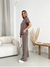 Жіночий прогулянковий костюм кавового кольору 32030