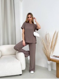 Жіночий прогулянковий костюм кавового кольору 32030