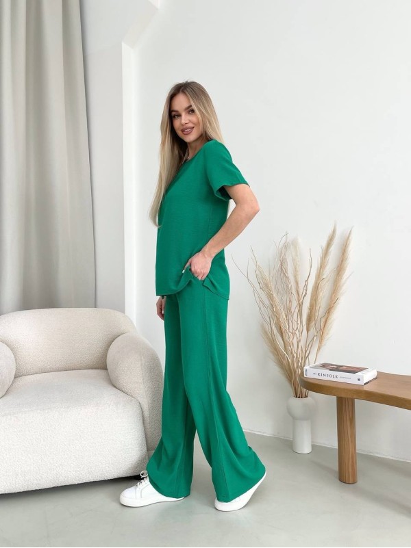 Жіночий прогулянковий костюм зеленого кольору 32031