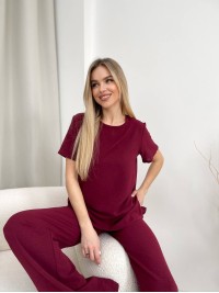 Жіночий прогулянковий костюм бордового кольору 32036