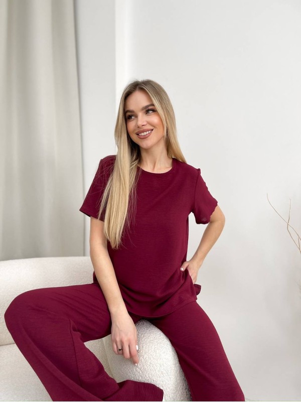 Жіночий прогулянковий костюм бордового кольору 32036