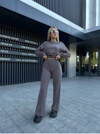 Жіночий повсякденний костюм кавового кольору 32043