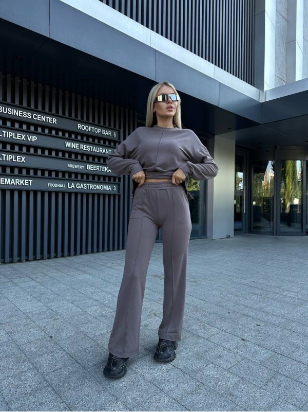 Жіночий повсякденний костюм кавового кольору 32043