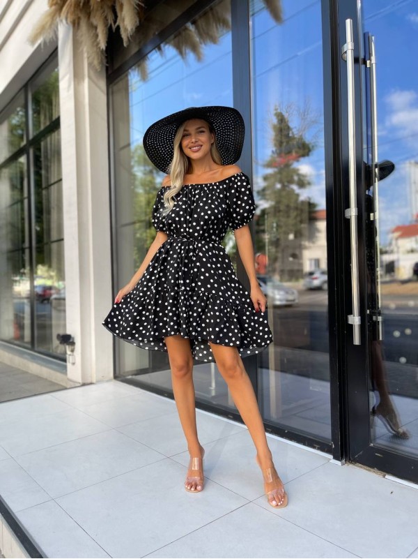 Легка сукня мінi з поясом в горох чорного кольору 32050