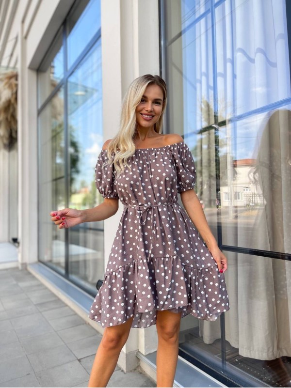 Легка сукня мінi з поясом в горох кавового кольору 32052