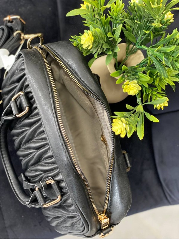 Маленька жіноча сумка із жатої еко-шкіри чорного кольору 32057