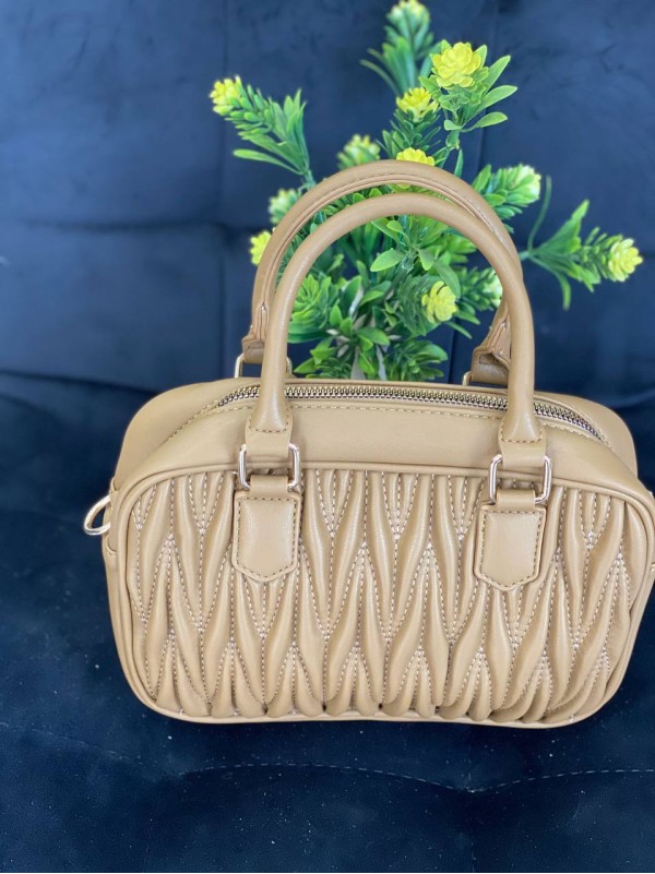 Маленька жіноча сумка із жатої еко-шкіри кавового кольору 32058