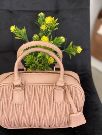 Маленька жіноча сумка із жатої еко-шкіри пудрового кольору 32059