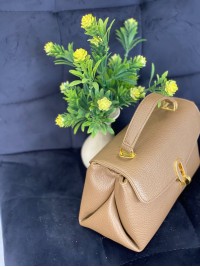 Маленька жіноча сумка з пористої еко-шкіри кавового кольору 32063