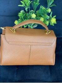 Маленька жіноча сумка з пористої еко-шкіри коричневого кольору 32064