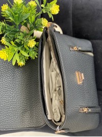 Жіноча сумка-портфель з пористої еко-шкіри чорного кольору 32066