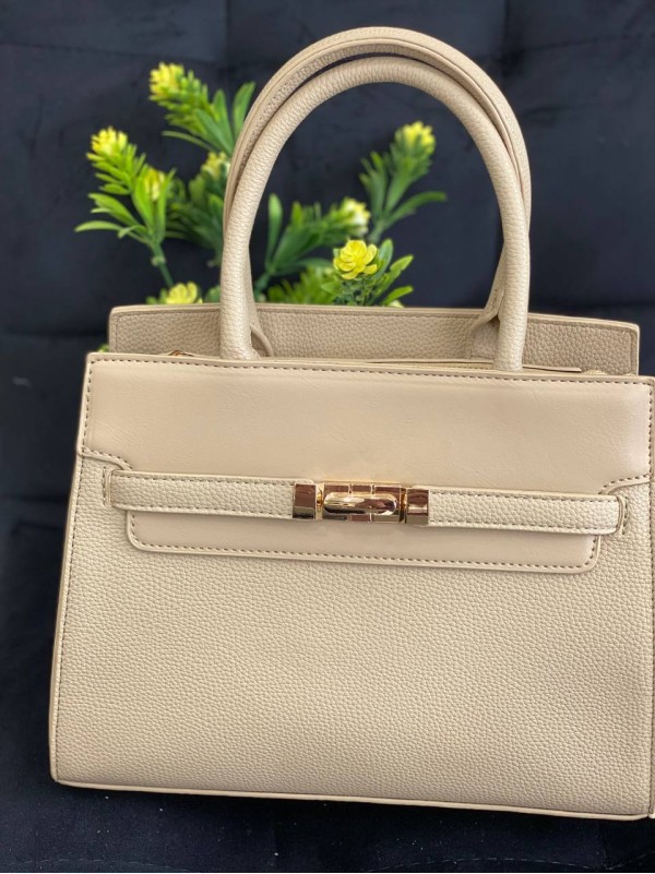 Жіноча дiлова сумка з пористої еко-шкіри бежевого кольору 32070