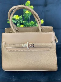 Жіноча дiлова сумка з пористої еко-шкіри кавового кольору 32074