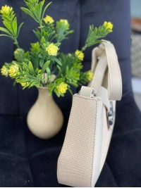 Маленька жіноча сумка-багет із еко-шкіри сiрого кольору 32076