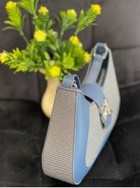 Маленька жіноча сумка-багет із еко-шкіри синього кольору 32079