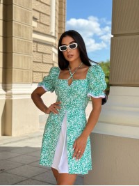 Коротка сукня з розрізом зеленого кольору 32094