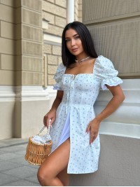 Коротка сукня з розрізом молочного кольору 32096