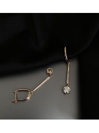 Сережки підвіски з камінцями англійський замок золотого кольору 32120