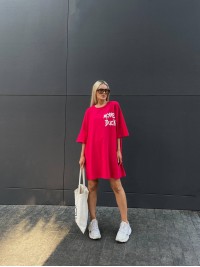 Легка сукня-футболка з малюнком червоного кольору 32125