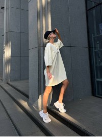 Легка сукня-футболка з малюнком бежевого кольору 32126