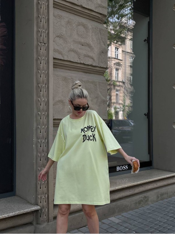 Легка сукня-футболка з малюнком жовтого кольору 32128