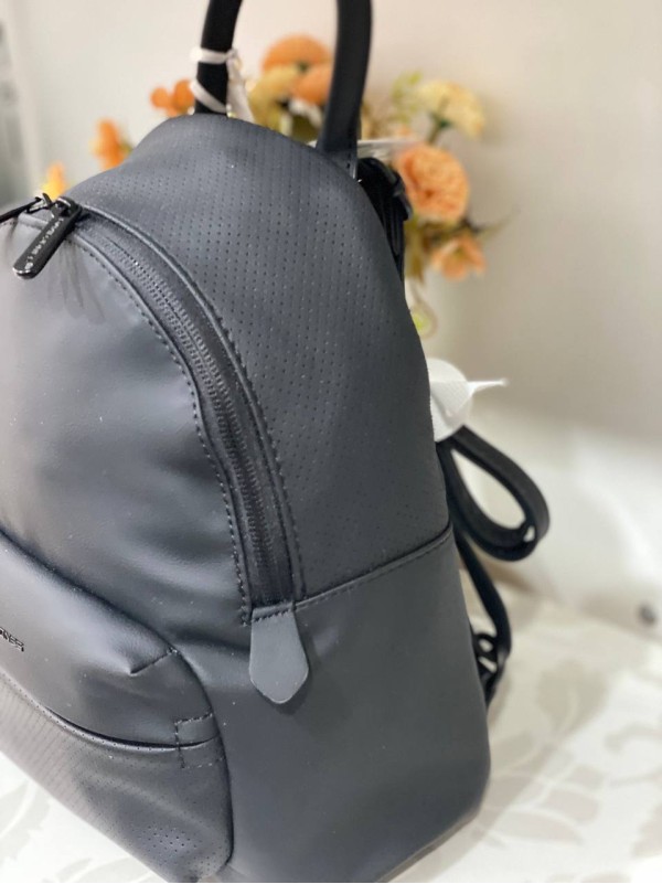 Жіночий базовий рюкзак із еко-шкіри чорного кольору 32156