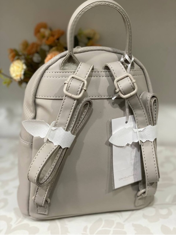 Жіночий базовий рюкзак із еко-шкіри молочного кольору 32159