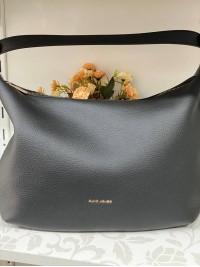 Базова жіноча сумка на плече iз еко-шкіри чорного кольору 32164