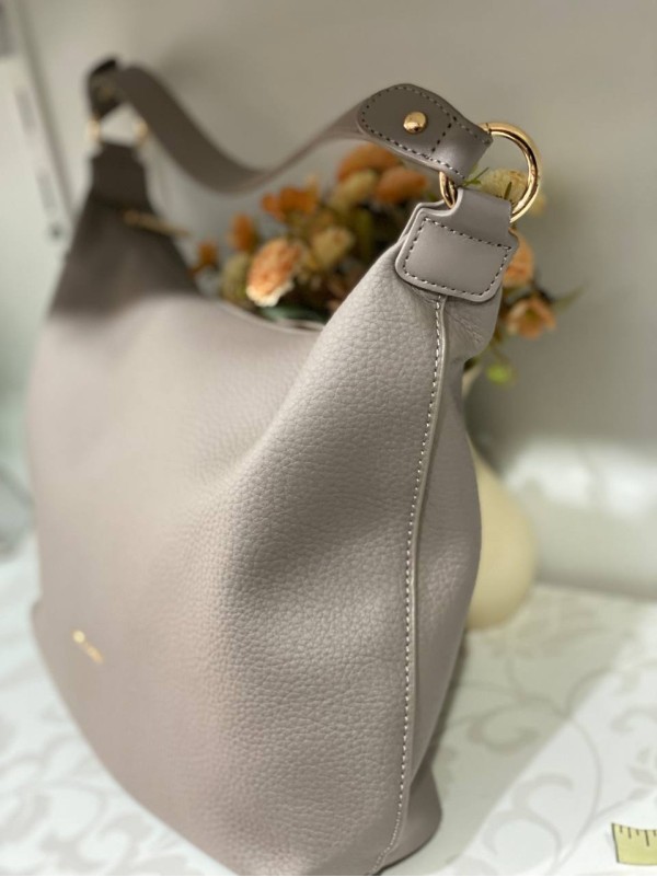 Базова жіноча сумка на плече iз еко-шкіри кавового кольору 32165