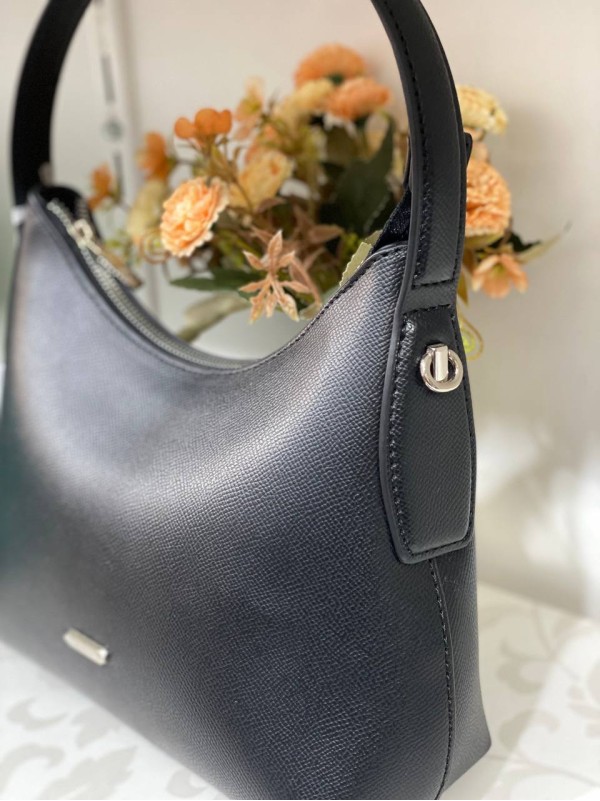 Жіноча сумка на плече iз еко-шкіри чорного кольору 32169