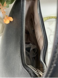 Жіноча сумка на плече iз еко-шкіри чорного кольору 32169