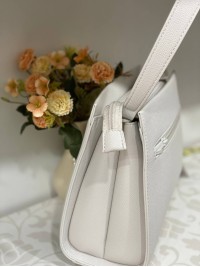 Жіноча класична сумка з еко-шкіри бiлого кольору 32190