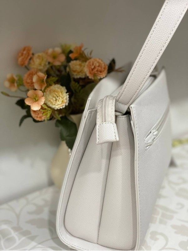 Жіноча класична сумка з еко-шкіри бiлого кольору 32190