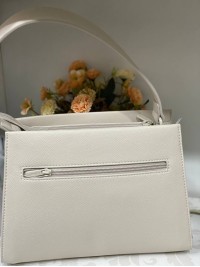 Жіноча класична сумка з еко-шкіри бежевого кольору 32192