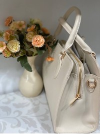 Жіноча базова сумка для роботи з еко-шкіри молочного кольору 32196