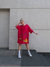 Бавовняна сукня-футболка з малюнком червоного кольору 32215