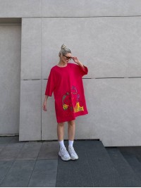 Бавовняна сукня-футболка з малюнком червоного кольору 32215