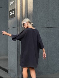 Бавовняна сукня-футболка з малюнком графiтового кольору 32218