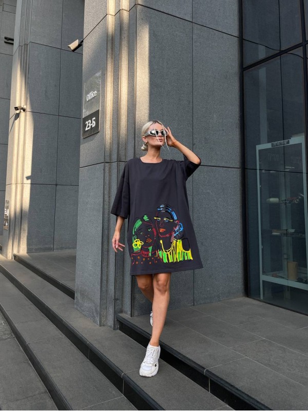 Бавовняна сукня-футболка з малюнком графiтового кольору 32218