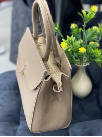 Жіноча класична сумка з еко-шкіри бежевого кольору 32238