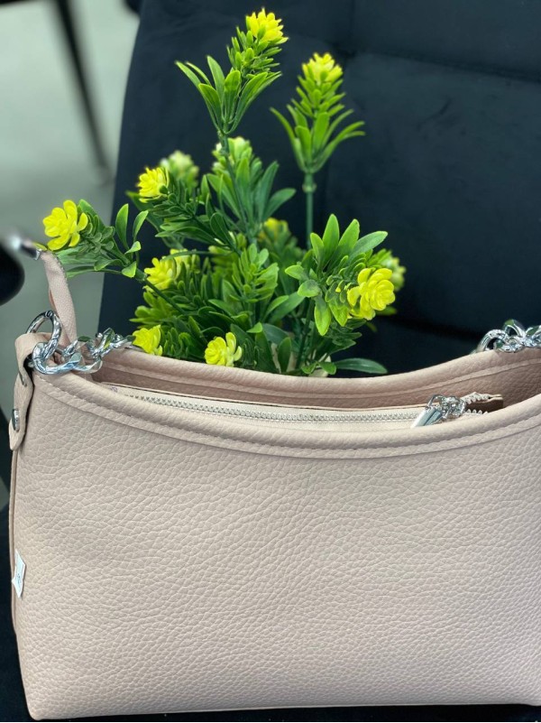 Жіноча сумка через плече із еко-шкіри молочного кольору 32242