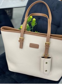 Жіноча базова сумка з еко-шкіри молочного кольору 32248